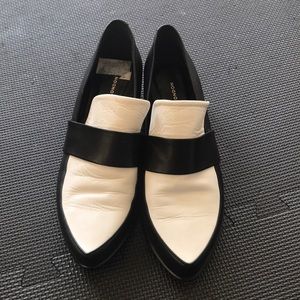 Slack London dual color black/white loafer